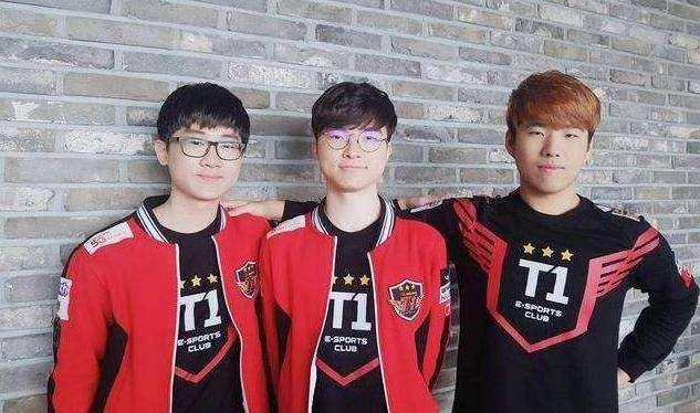 的球员和球 的球员和球