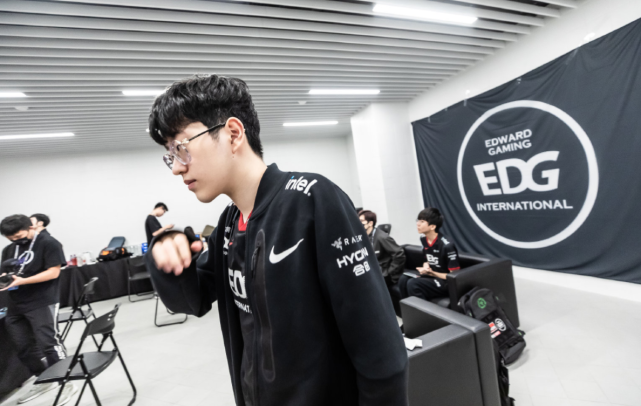 四射的体现 四射的体现